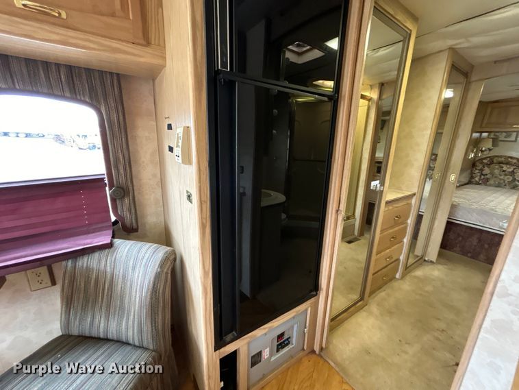 image for item EG1364 1994 Winnebago Vectra RV