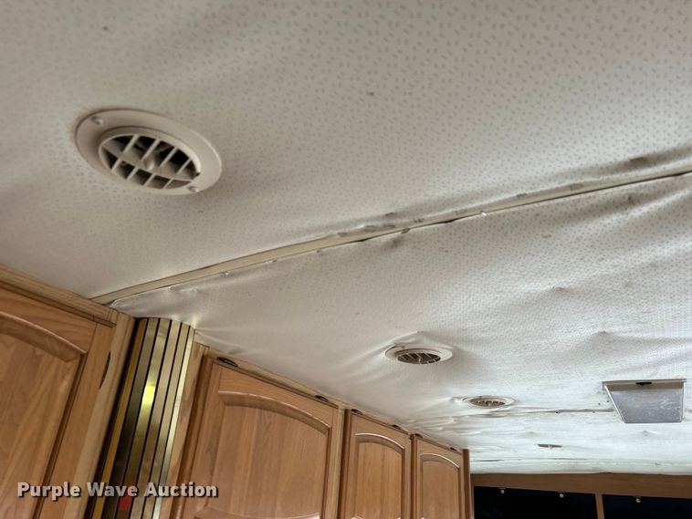 image for item EG1364 1994 Winnebago Vectra RV