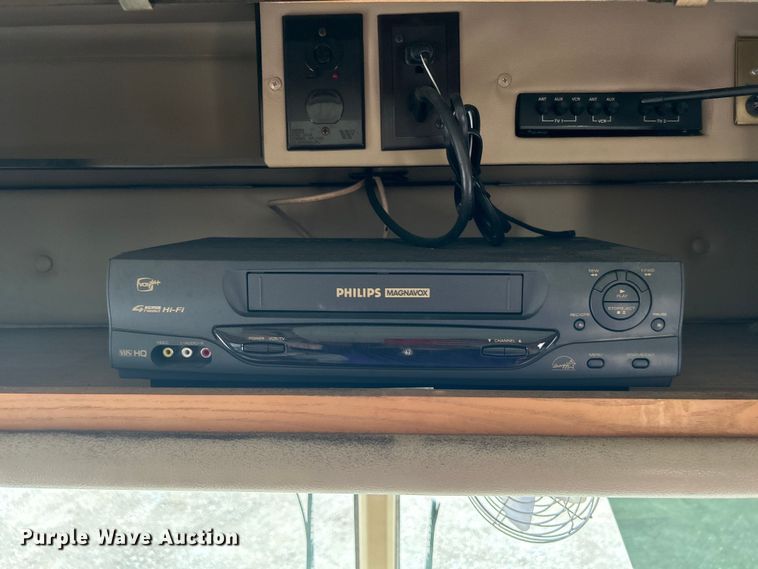 image for item EG1364 1994 Winnebago Vectra RV