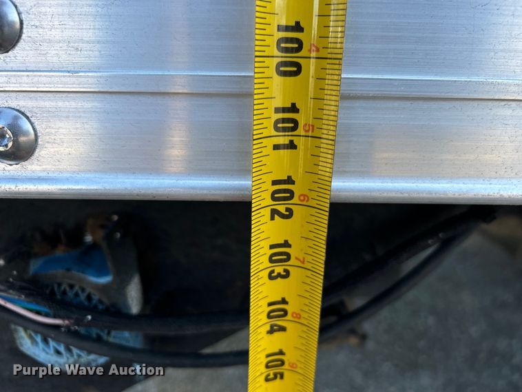 image for item EG1372 2016 Isuzu NPR box truck