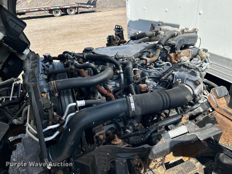 image for item EG1372 2016 Isuzu NPR box truck