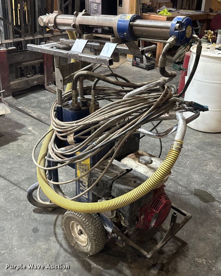 image for item EH5342 Graco GH833 gas hydraulic sprayer