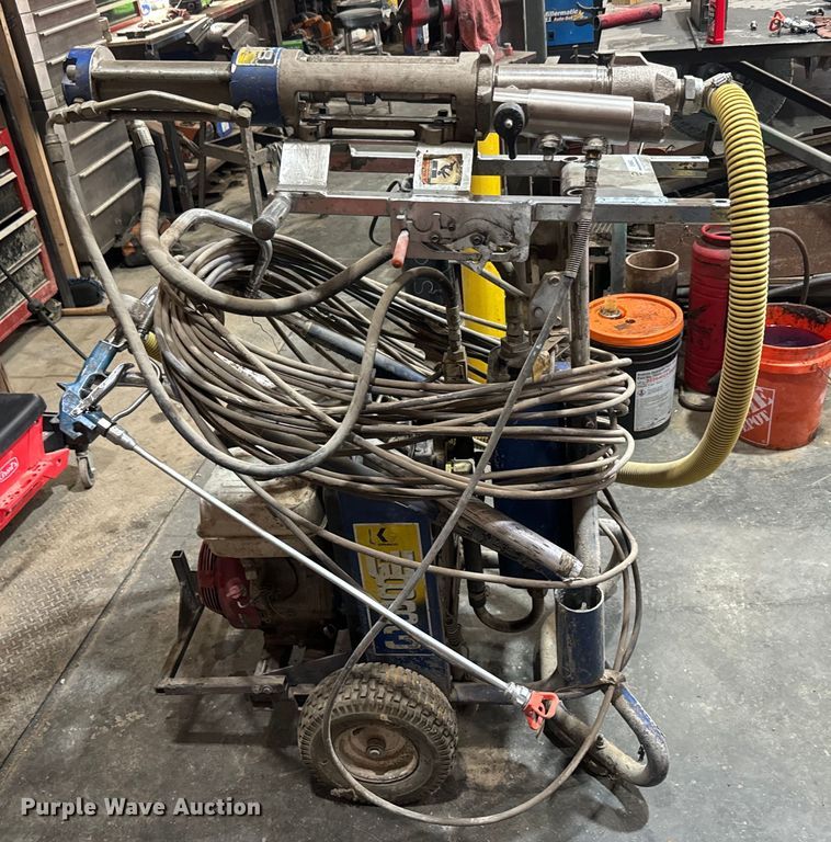 image for item EH5342 Graco GH833 gas hydraulic sprayer