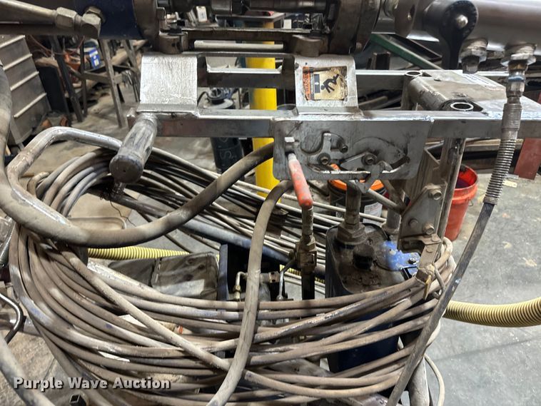 image for item EH5342 Graco GH833 gas hydraulic sprayer