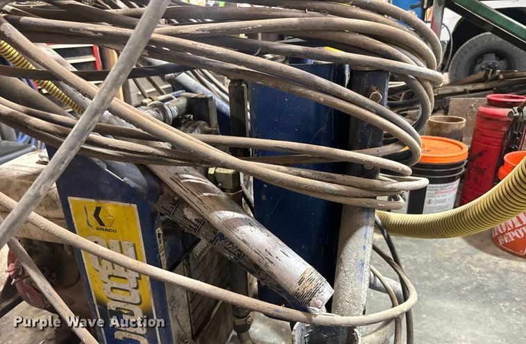 image for item EH5342 Graco GH833 gas hydraulic sprayer