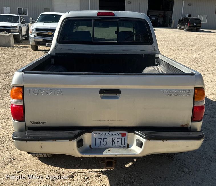 image for item EH5344 2001 Toyota Tacoma Double Cab pickup truck