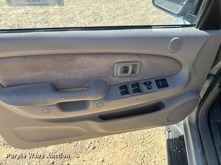 image for item EH5344 2001 Toyota Tacoma Double Cab pickup truck