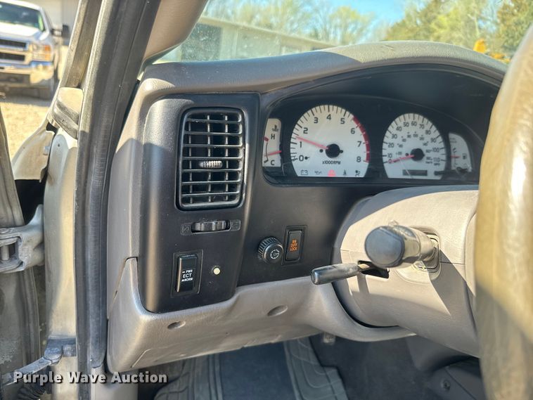 image for item EH5344 2001 Toyota Tacoma Double Cab pickup truck