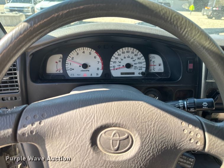 image for item EH5344 2001 Toyota Tacoma Double Cab pickup truck