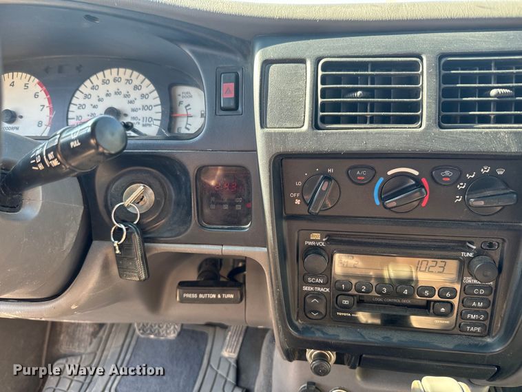 image for item EH5344 2001 Toyota Tacoma Double Cab pickup truck