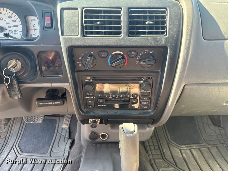 image for item EH5344 2001 Toyota Tacoma Double Cab pickup truck