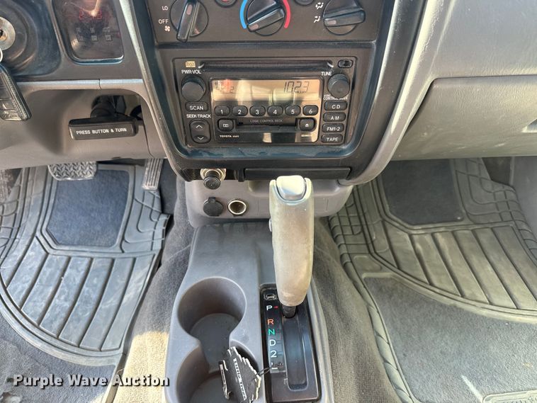 image for item EH5344 2001 Toyota Tacoma Double Cab pickup truck