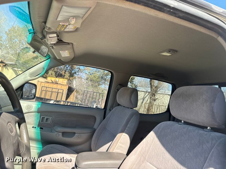 image for item EH5344 2001 Toyota Tacoma Double Cab pickup truck