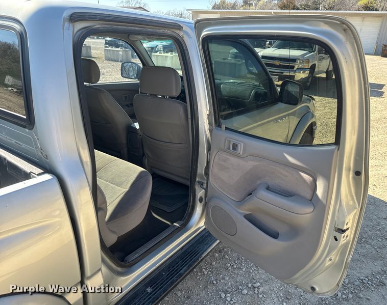 image for item EH5344 2001 Toyota Tacoma Double Cab pickup truck