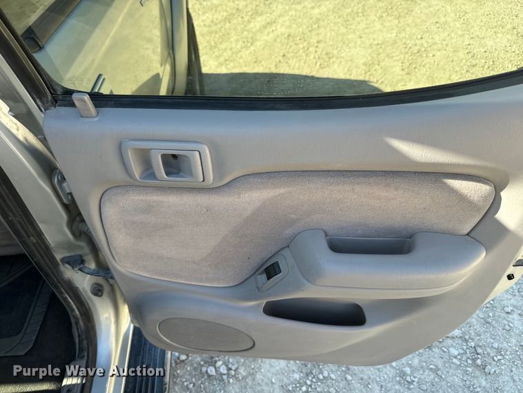 image for item EH5344 2001 Toyota Tacoma Double Cab pickup truck