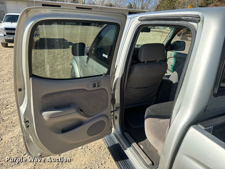 image for item EH5344 2001 Toyota Tacoma Double Cab pickup truck