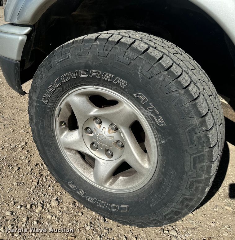 image for item EH5344 2001 Toyota Tacoma Double Cab pickup truck