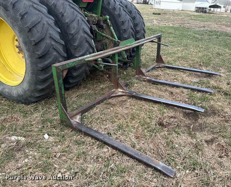 image for item EH5361 Bale moving equipment