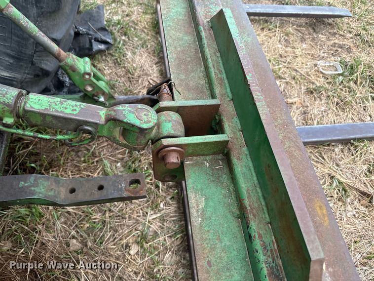 image for item EH5361 Bale moving equipment