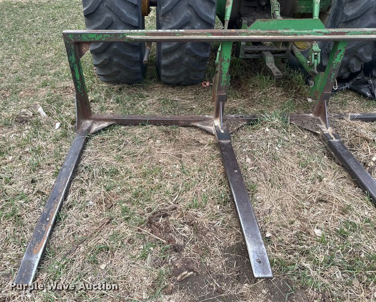 image for item EH5361 Bale moving equipment