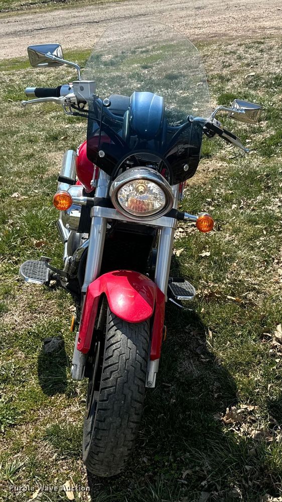 image for item EH5363 2005 Suzuki M50BK5 Boulevard motorcycle