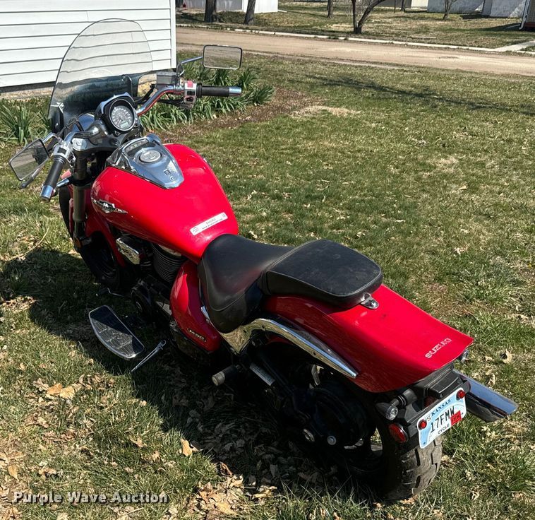 image for item EH5363 2005 Suzuki M50BK5 Boulevard motorcycle