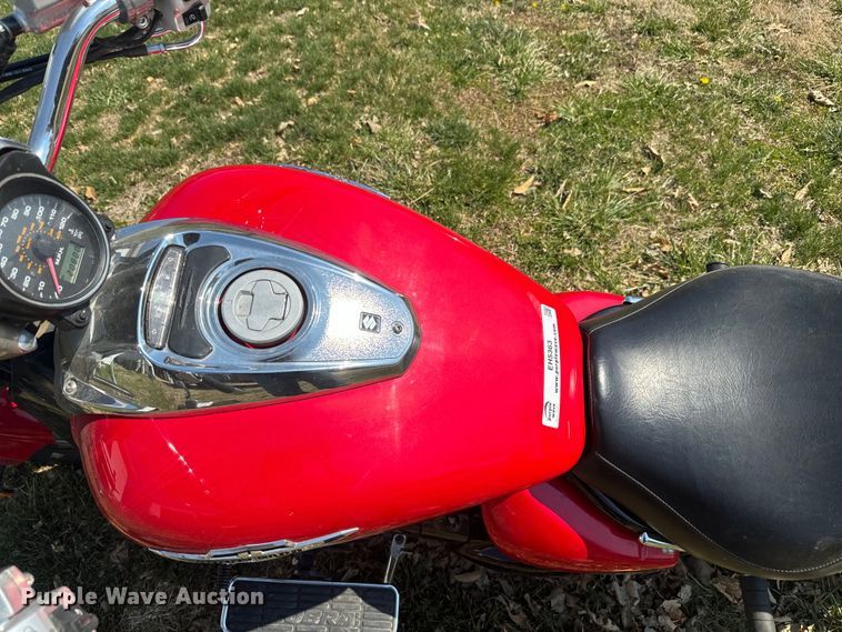 image for item EH5363 2005 Suzuki M50BK5 Boulevard motorcycle