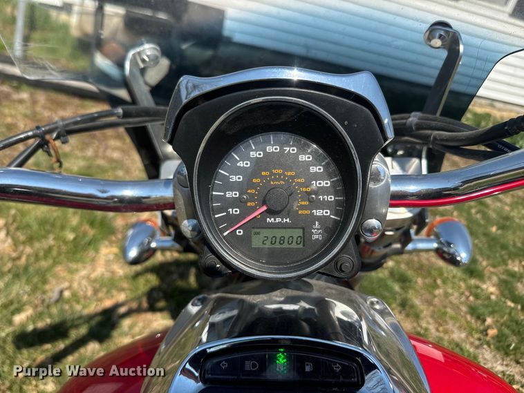 image for item EH5363 2005 Suzuki M50BK5 Boulevard motorcycle