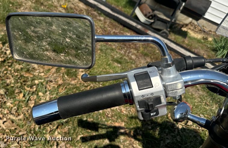 image for item EH5363 2005 Suzuki M50BK5 Boulevard motorcycle