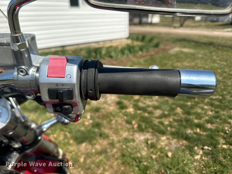 image for item EH5363 2005 Suzuki M50BK5 Boulevard motorcycle