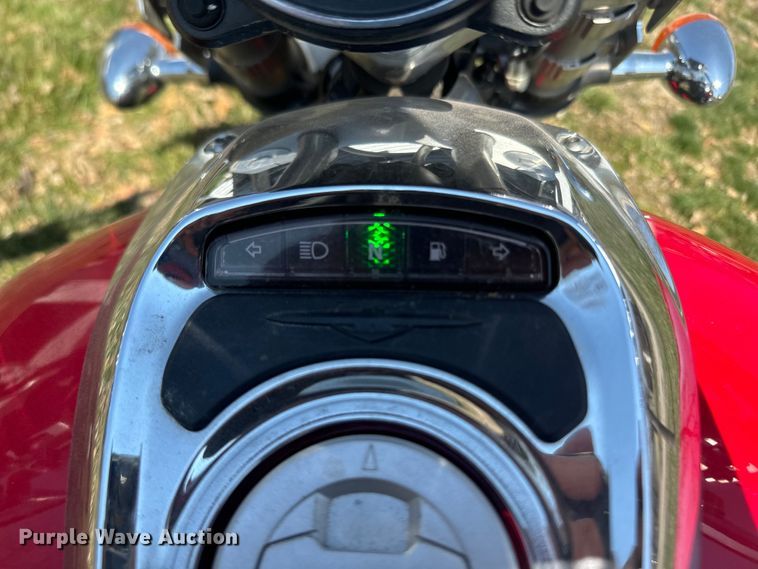 image for item EH5363 2005 Suzuki M50BK5 Boulevard motorcycle