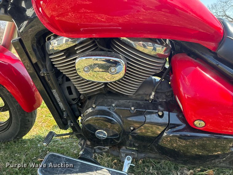 image for item EH5363 2005 Suzuki M50BK5 Boulevard motorcycle