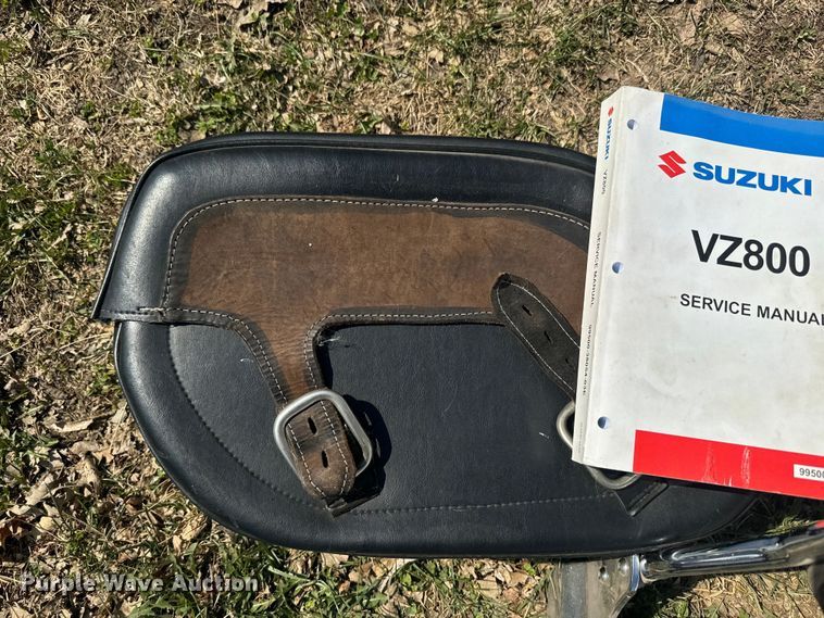 image for item EH5363 2005 Suzuki M50BK5 Boulevard motorcycle