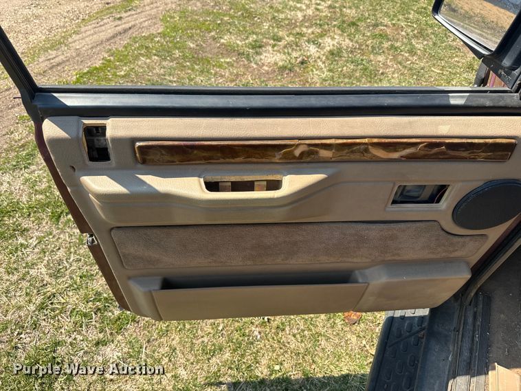 image for item EH5364 1994 Land Rover Range Rover County SUV