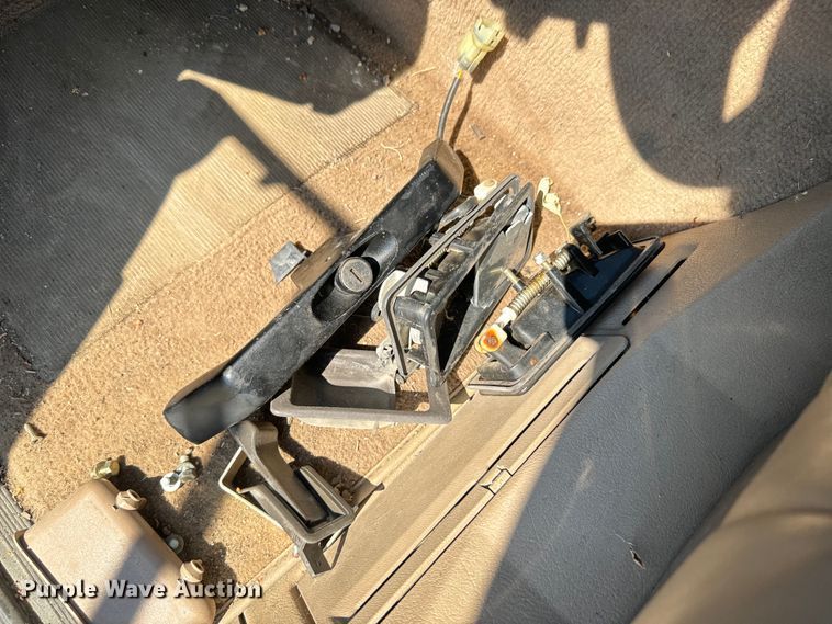 image for item EH5364 1994 Land Rover Range Rover County SUV