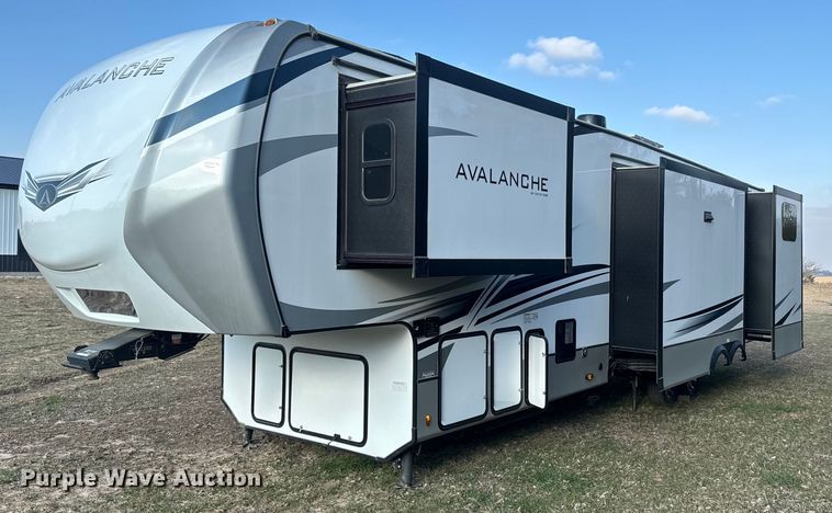 image for item EH5366 2023 Keystone  Avalanche  camper