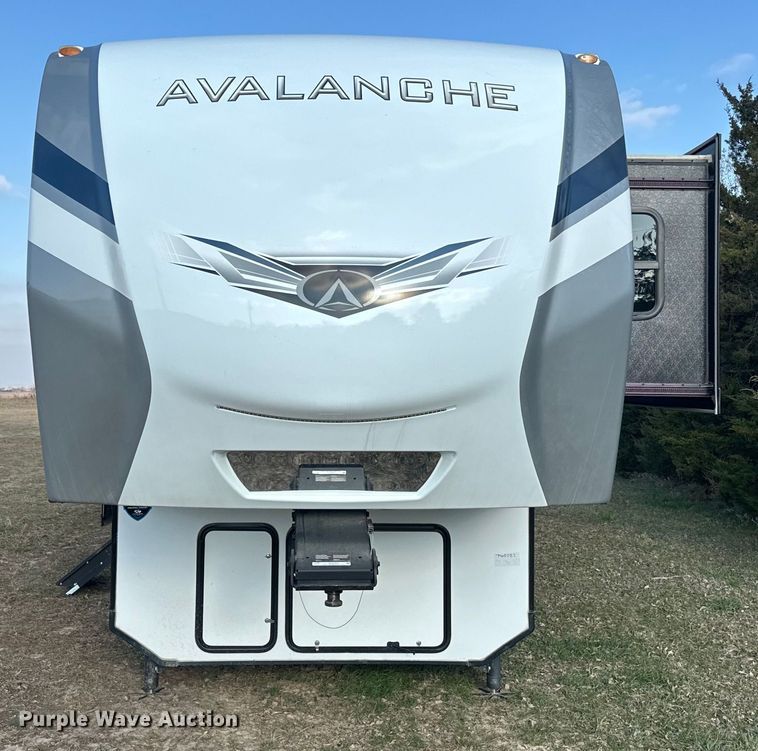 image for item EH5366 2023 Keystone  Avalanche  camper