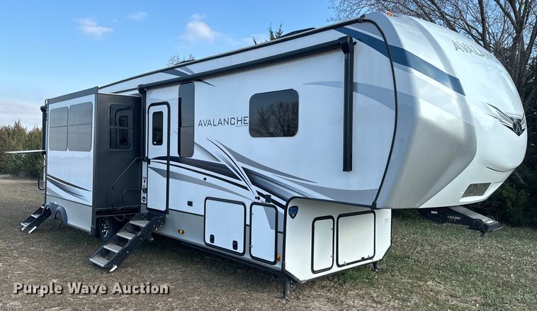 image for item EH5366 2023 Keystone  Avalanche  camper