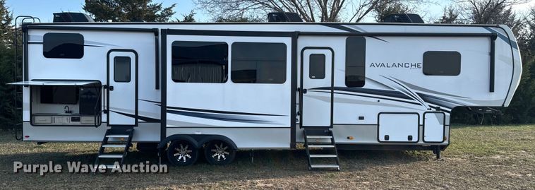 image for item EH5366 2023 Keystone  Avalanche  camper