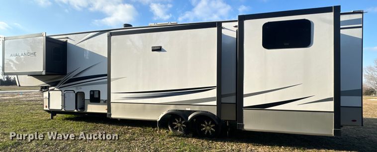 image for item EH5366 2023 Keystone  Avalanche  camper