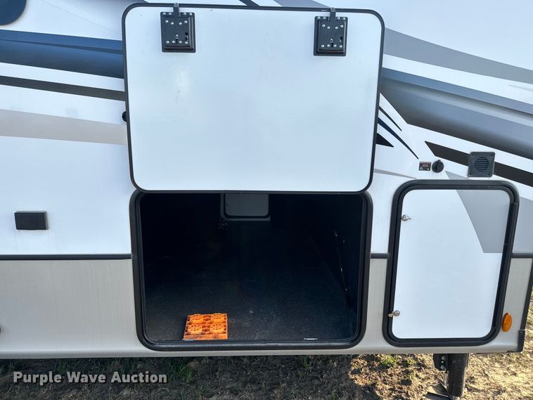 image for item EH5366 2023 Keystone  Avalanche  camper