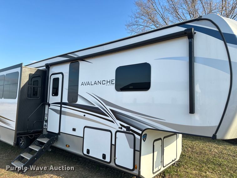 image for item EH5366 2023 Keystone  Avalanche  camper
