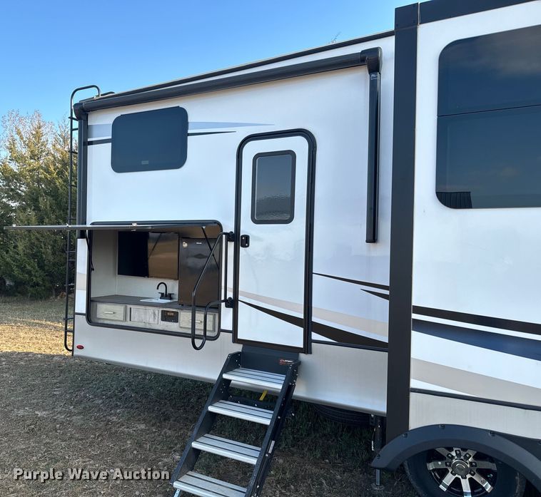 image for item EH5366 2023 Keystone  Avalanche  camper