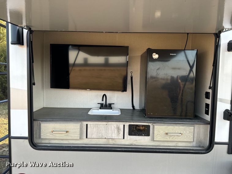 image for item EH5366 2023 Keystone  Avalanche  camper