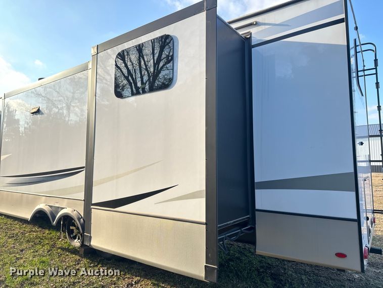 image for item EH5366 2023 Keystone  Avalanche  camper