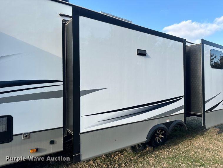 image for item EH5366 2023 Keystone  Avalanche  camper