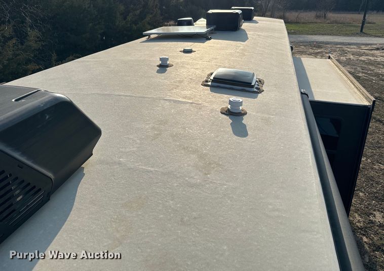 image for item EH5366 2023 Keystone  Avalanche  camper