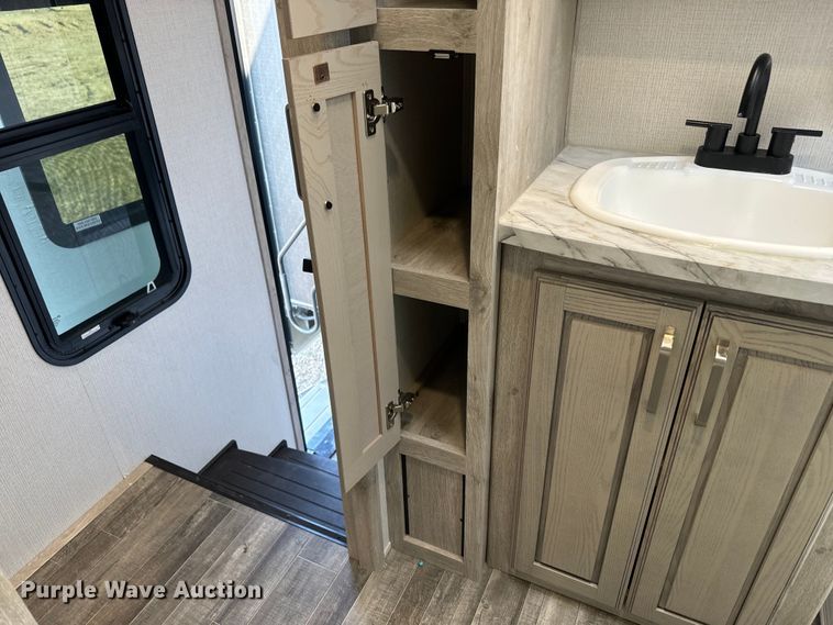 image for item EH5366 2023 Keystone  Avalanche  camper