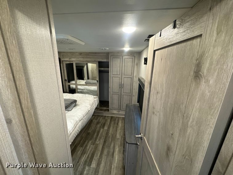 image for item EH5366 2023 Keystone  Avalanche  camper