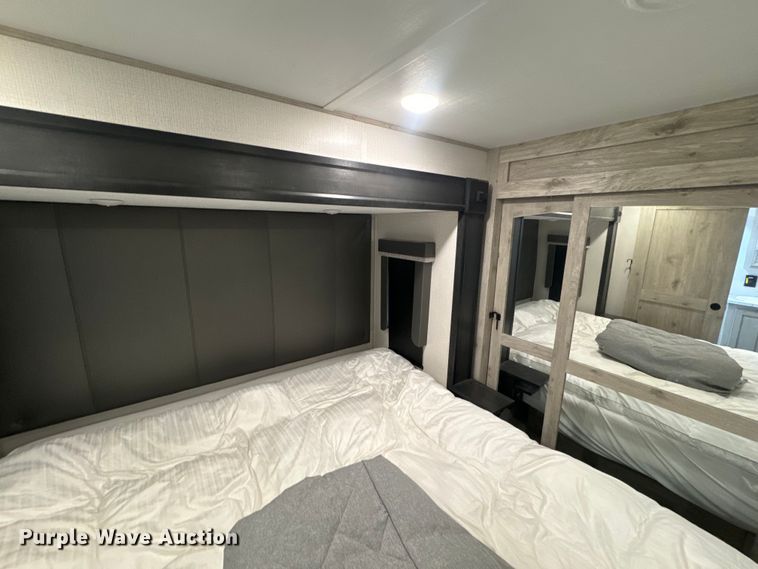 image for item EH5366 2023 Keystone  Avalanche  camper